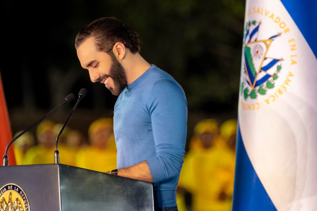 El mandatario salvadoreño obtuvo permiso del Congreso para dedicarse a su campaña con miras a los comicios de febrero próximo. Foto: @PresidenciaSV