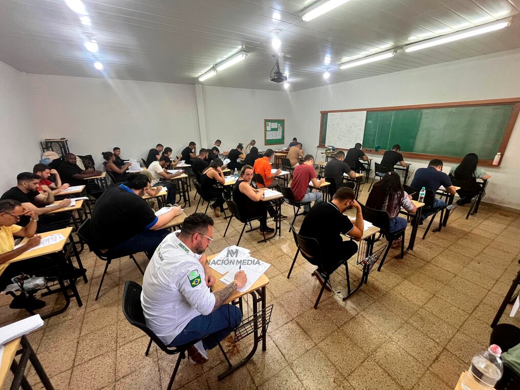 Evaluación del Cones a estudiantes que cursaban Medicina en universidades que fueron clausuradas o las carreras que no fueron habilitadas, para que sean reinsertadas en otras instituciones que sí estén habilitadas. Foto: Gustavo Galeano