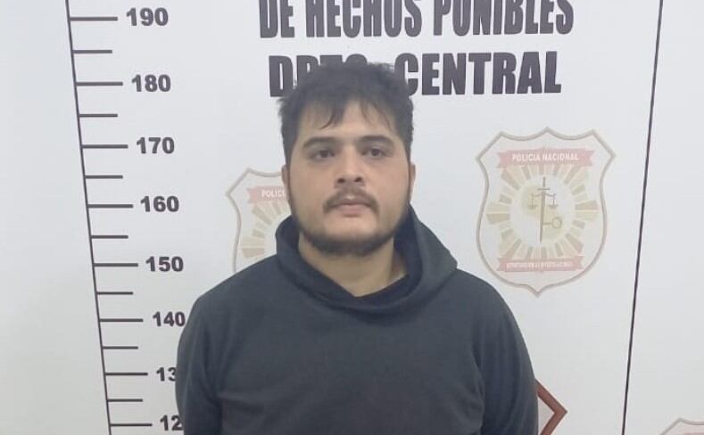 La detención de Denis Steven Bareiro Chávez, propietario de Steven Automotores, se produjo esta madrugada en la ciudad de Itá, informó la Policía. Foto: Gentileza