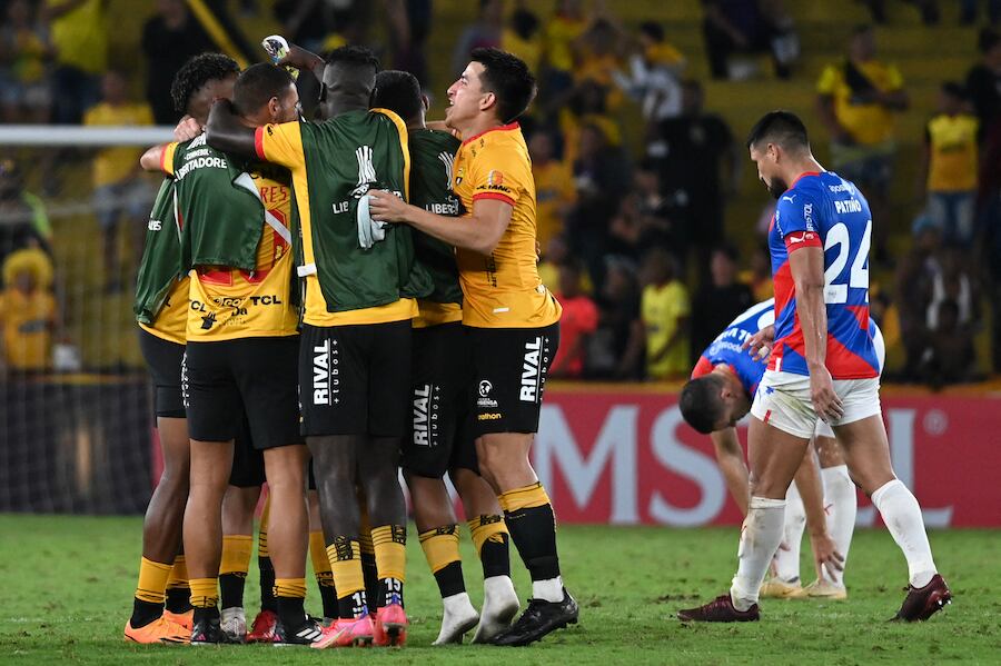 El capitán de Cerro Porteño, Juan Patiño, sufre una nueva eliminación de la Copa Libertadores.FOTO:AFP