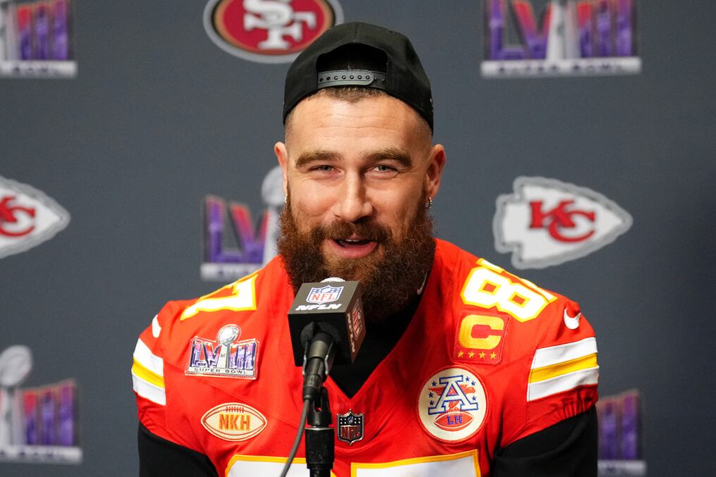 La relación entre Swift y Kelce, otro de los líderes de los Chiefs, ha generado todavía más expectación por el Super Bowl. Foto: AFP