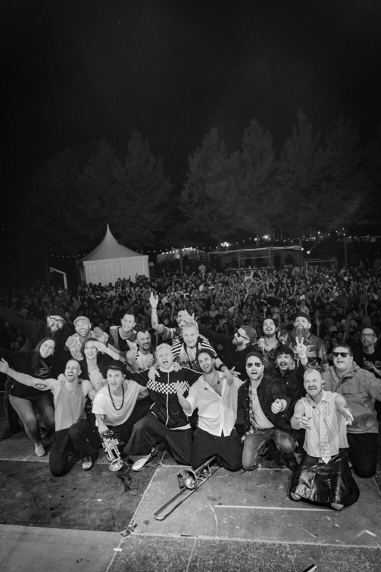 Kchiporros presenta nueva versión de “Adelante, Albirroja, delante”. Foto: Gentileza
