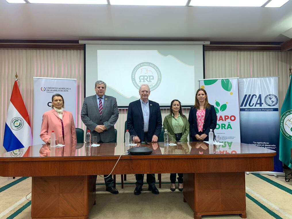 Buscan apoyar a la comercialización para que los pequeños productores vendan mejor y logren cumplir con sus compromisos financieros. Foto: Gentileza