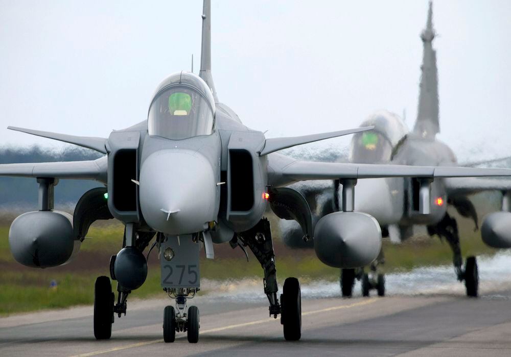 La Fuerza Aérea Brasileña obligó a la avioneta procedente de Paraguay a realizar un aterrizaje obligado. Dentro hallaron aproximadamente 400 kilos de cocaína. Foto: Archivo/Ilustrativa