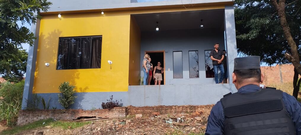 Una familia fue asaltada por un grupo de cuatro hombres con armas de fuego y con el rostro cubierto. Foto: Gentileza