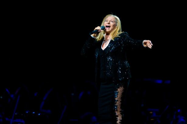 Barbra Streisand es una de las pocas artistas en haber recibido los prestigiosos premios de Hollywood: Oscar, Tony, Grammy y Emmy. Foto: Jeff Fusco