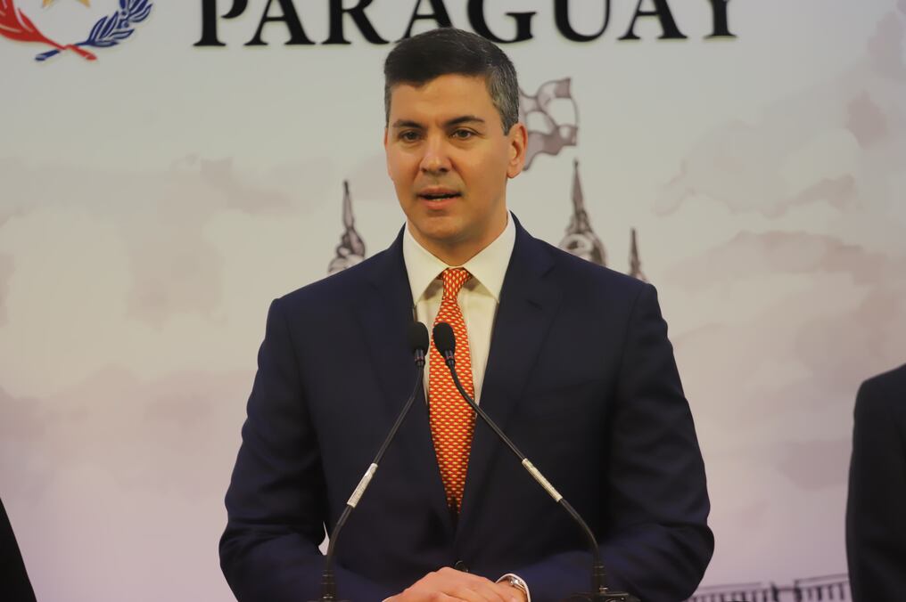 El presidente Santiago Peña le deseó éxitos al mandatario electo de Ecuador. Foto: Archivo