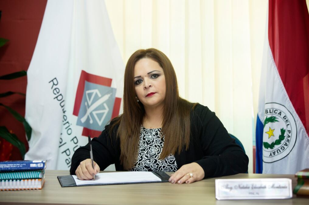 La fiscala Natalia Montanía representó al Ministerio Público en el juicio que concluyó hoy y condenó a tres hombres por asalto a dos policías del GEO, que custodiaban una finca privada, en Hernandarias. Foto: Gentileza