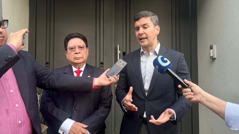 Santiago Peña apostó por el exembajador Julio César Vera para la ANNP. Foto: Gentileza
