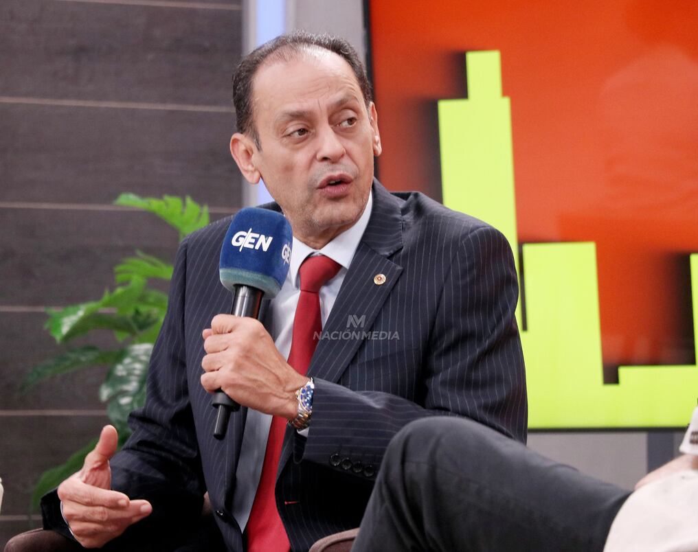 El ministro Ángel Barchini adelantó una reunión con el equipo del MOPC para encontrar una solución. Foto: Archivo.