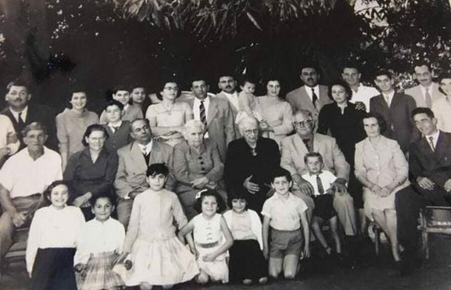Reunión en la Casa Louterio-Tranchet. Asunción, c.1960
