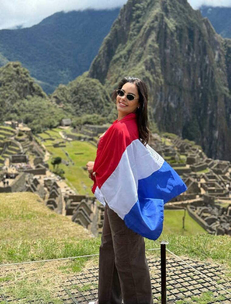 Larissa Riquelme en el Machu Picchu.