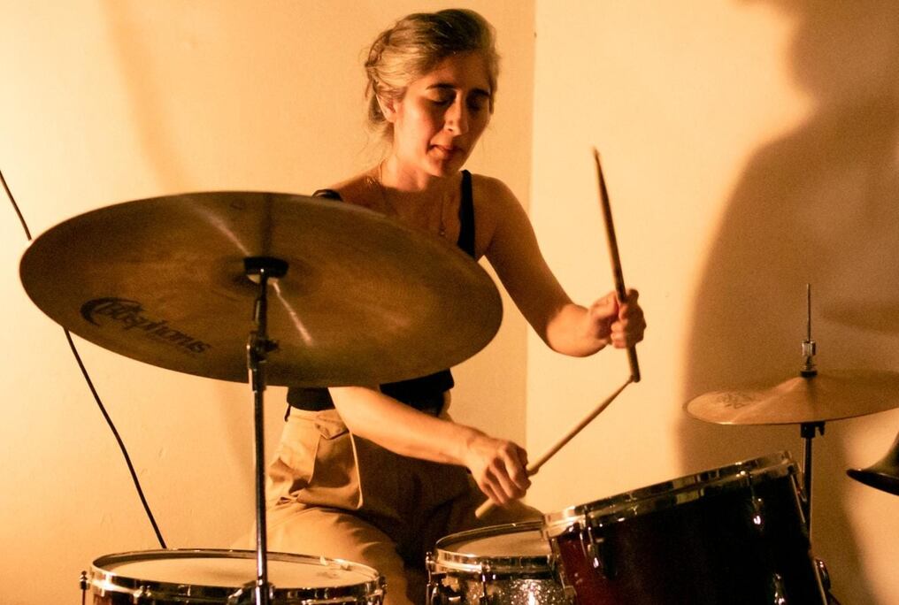 La baterista argentina Giuliana Botta será parte del show por el Día Internacional de la Mujer. Foto: Gentileza