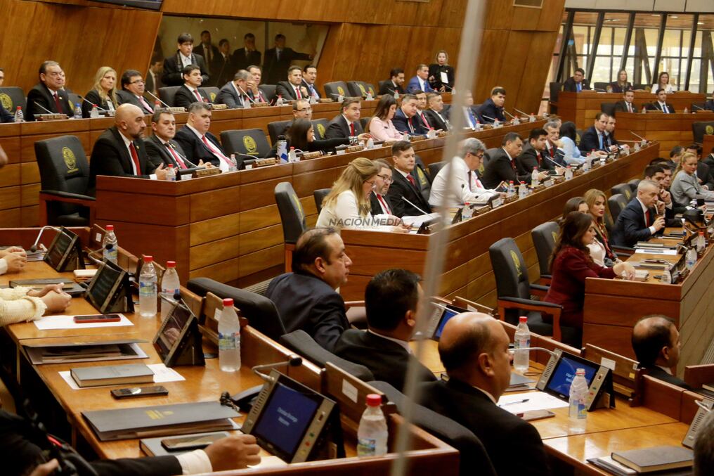 Cruzada Nacional tiene cuatro curules en Diputados, pero al parecer algunos preferirían apostar por la individualidad, dejando de lado la unidad de bancada. Foto: Emilio Bazán