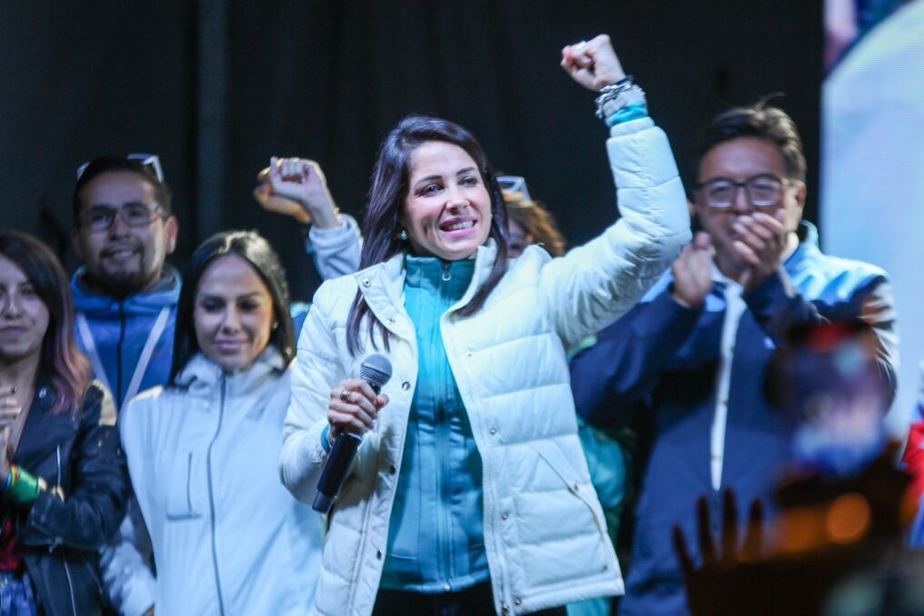 La correísta Luisa González enfrentará en el balotaje presidencial del 15 de octubre en Ecuador al empresario de derecha Daniel Noboa. Foto: @LuisaGonzalezEc