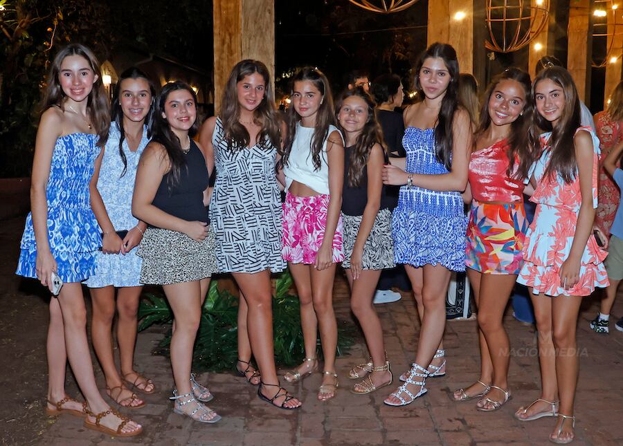 En este grupo de encantadoras adolescentes: Guillermina Bazán, Amira Ferreira, Isabella Coscia, AgusPérez, María Fe Fernández, Ati Fernández, Julieta Bogado y Anabella Machuca