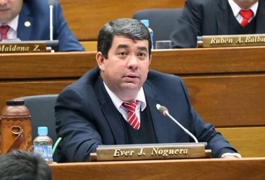 El exlegislador está imputado por lavado de dinero por el caso conocido como merienda escolar donde igualmente está procesado el exsenador Rodolfo Friedmann. Foto: Archivo