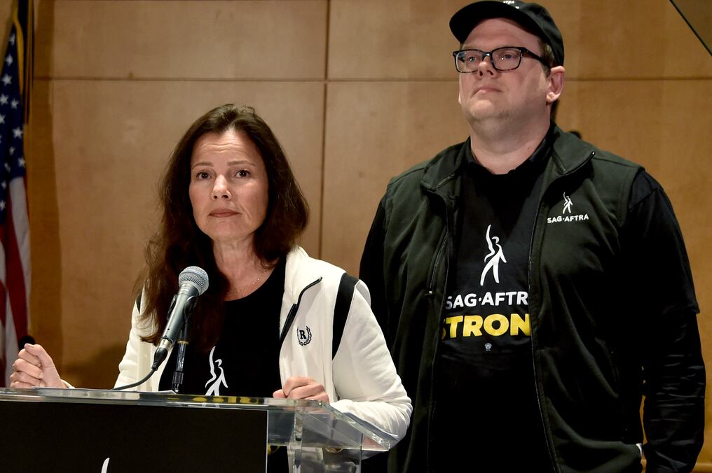 “La huelga comenzará a la medianoche de hoy", informó Duncan Crabtree-Ireland, representando del gremio. Foto: AFP