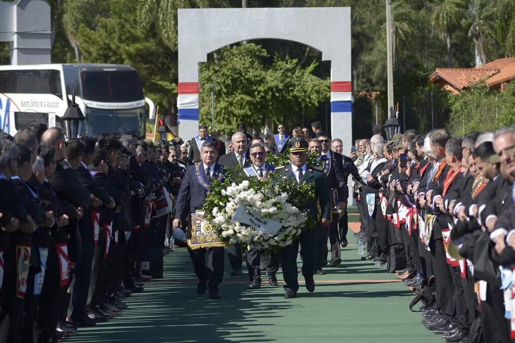 Representantes de la logia de Paraguay y Bolivia celebraron un acto en el Cuartel de la Victoria por el aniversario de la Paz del Chaco. Foto: Gentileza