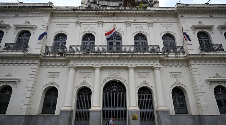Paraguay condena presión de China que impidió volar a presidente de Taiwán Paraguay condena presión de China que impidió volar a presidente de Taiwán
