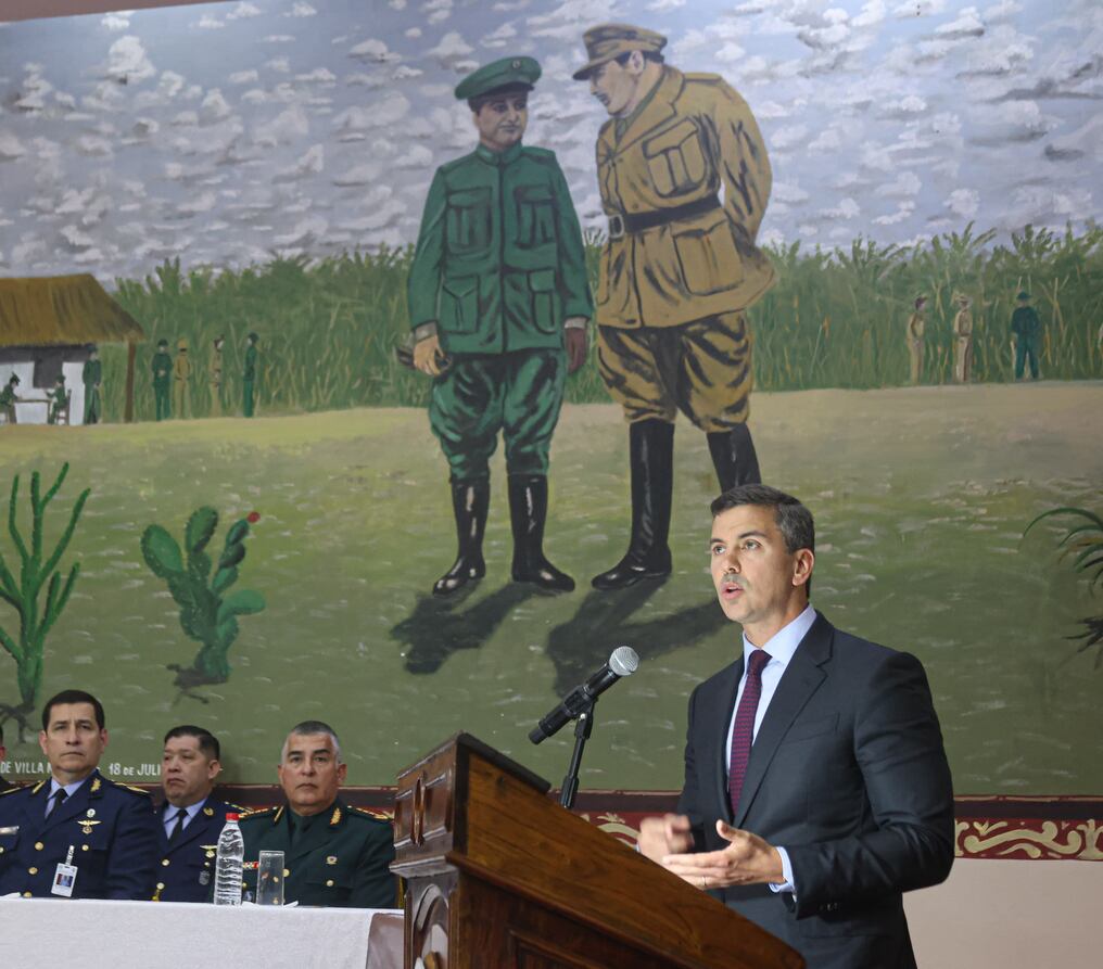 El presidente afirmó su intención de instalar una política de seguridad y defensa que vaya más allá de su gobierno. Foto: Gentileza
