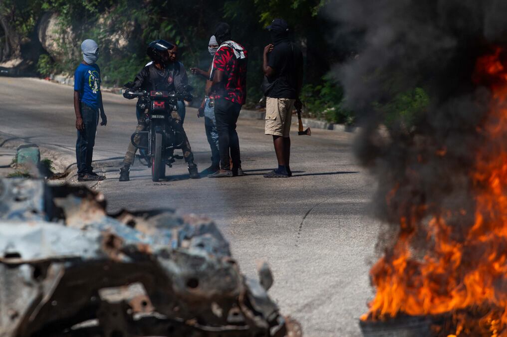Las peleas entre grupos pandilleros volvieron a sacudir a la capital haitiana con un alto saldo de víctimas. Foto: Clarens Siffroy/AFP