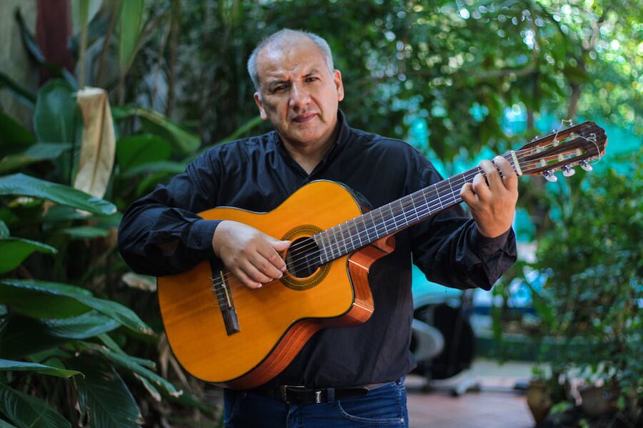 Adrián Morínigo Villalba, cantautor paraguayo