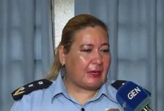 Maribel Cartaman, jefa de la Comisaría 17 de Lambaré dijo que se barajan varias hipótesis sobre el doble crimen. Foto: captura de video