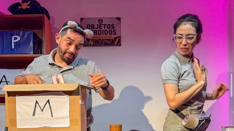 Raúl Morínigo y Mariela Ríos actúan en “Objetos Perdidos”. Foto: Instagram - @tiatroencorto