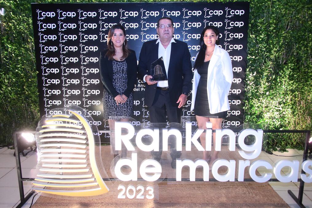 Por segundo año, Data Lab obtuvo el primer puesto en su categoría en el Ranking de Marcas 2023 de la Cámara Paraguaya de Anunciantes (CAP). Foto: Eduardo Velázquez