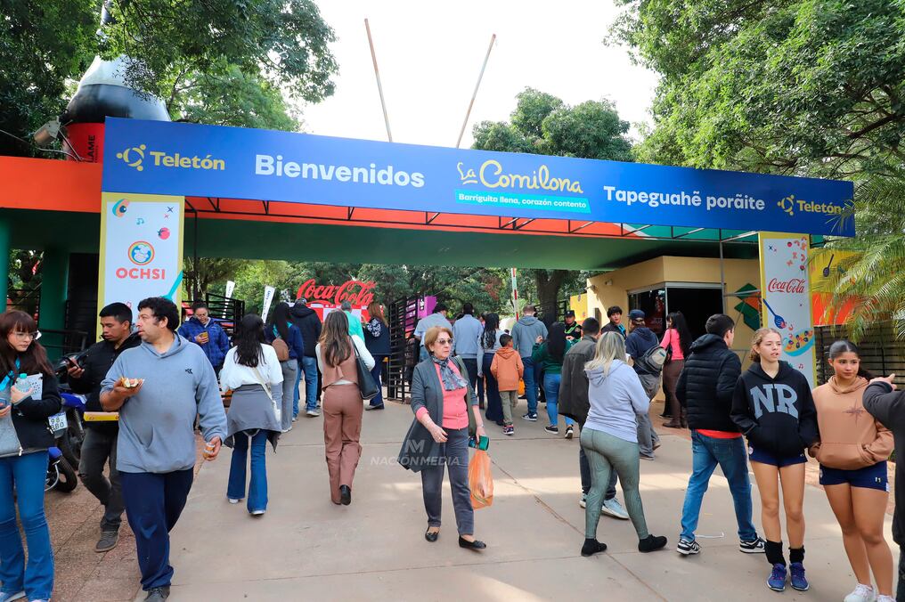 Las familias de Asunción y ciudades cercanas disfrutaron de 105 stands gastronómicos con una amplia variedad de propuestas. Foto: Néstor Soto