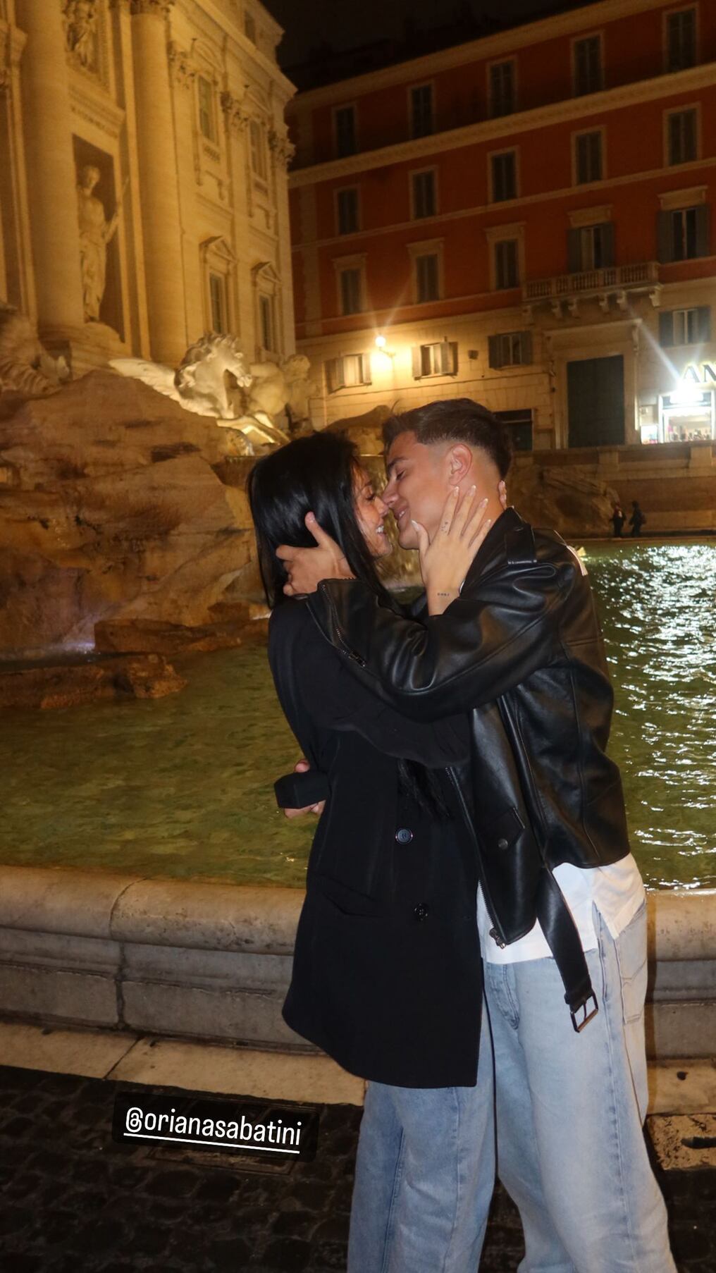 Los famosos argentinos Paulo Dybala y Oriana Sabatini se comprometieron en Roma. Foto: @PauloDybala/Instagram
