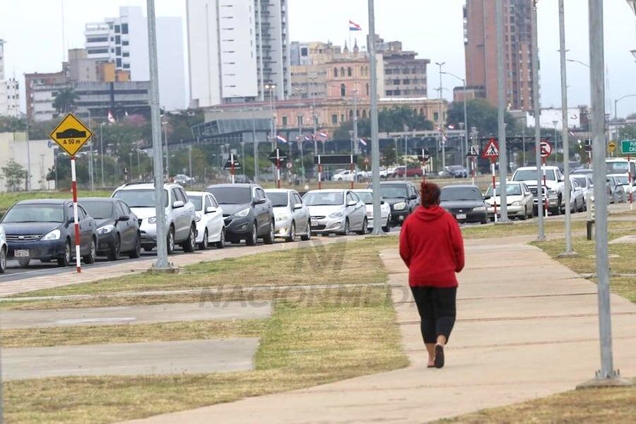 Tras dos semanas de temperaturas cálidas, la Dirección de Meteorología e Hidrología (DMH) anuncia el ingreso, de forma gradual, de un frente frío desde hoy. Foto: Archivo