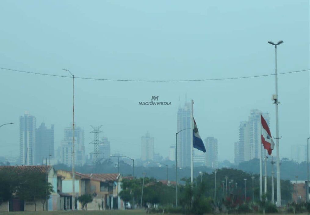 Un incendio registrado en una isla de la Argentina dejó gran humareda y afectó a la Costanera Sur y a ciudades vecinas de Asunción. Foto: Archivo/Ilustrativa