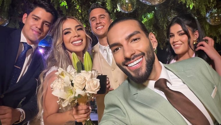 Karlinho Alujas se mostró muy divertido en la boda de Male González y Jorge Ruíz Díaz.