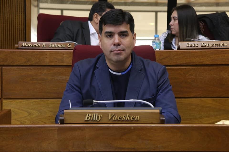El diputado Adrián "Billy" Vaesken cuestionó ausencia de Nuevo Liberalismo en la jornada de planificación. Foto: Gentileza