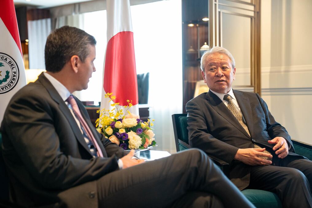 Santiago Peña se reunió con Tanaka Akihiko, presidente de JICA, resaltando el impacto de la cooperación. Foto Gentileza