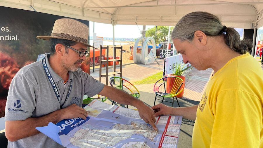 En puntos estratgicos de Encarnacin, hay puestos de informacin y gua para los turistas. Se estima que Itapa ser anfitriona de ms de 200.000 visitantes. Foto: Gentileza