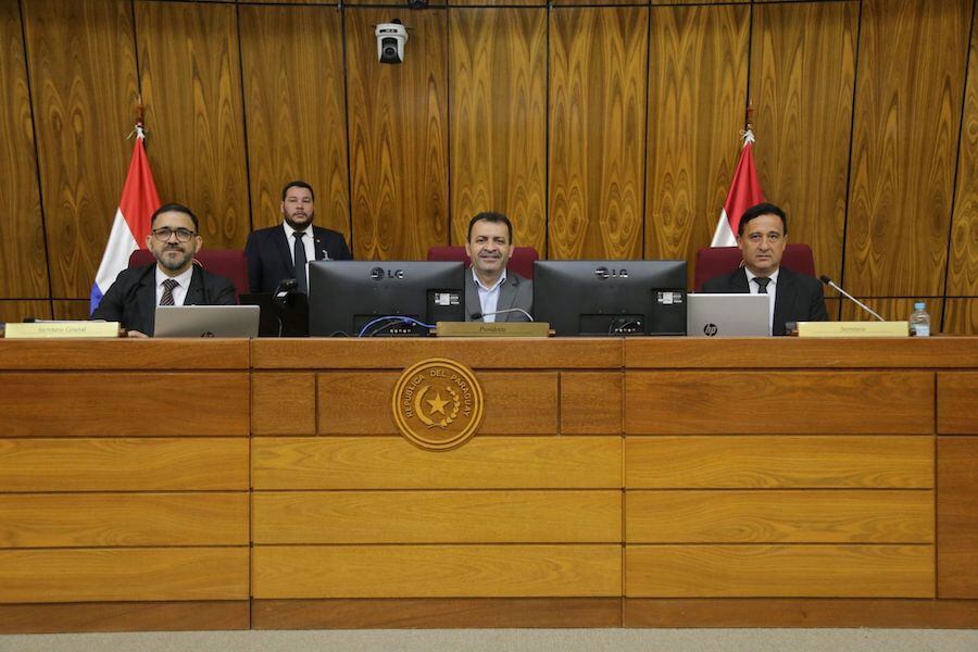 El presidente de la Comisión Permanente, diputado Miguel Del Puerto, aclaró que se trata de una invitación, y no de una convocatoria a interpelación. Foto: Gentileza