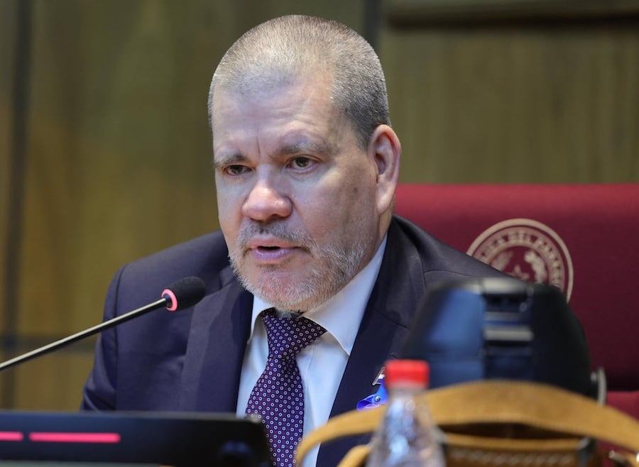 El senador Antonio Barrios explicó que cada año aumenta el número de pacientes oncológicos, por ello buscan modificar el presupuesto del INCAN para disminuir la brecha de las personas con dificultad para acceder a tratamientos. Foto: Archivo