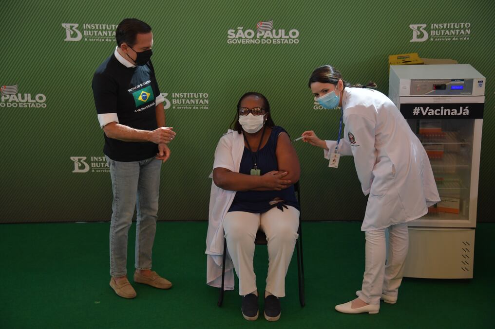 El licenciado Luis Cousirat habló de los resultados que se están obteniendo en Argentina y Brasil en cuanto a la aplicación de una vacuna contra el dengue. Foto: captura de pantalla