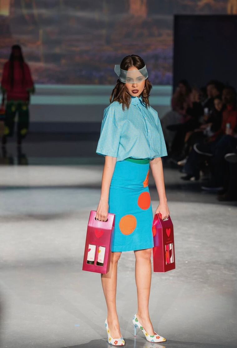 Dahiana Gatzk con un diseño de Ágatha Ruiz de la Prada. Foto: Instagram - @dahianagatzke