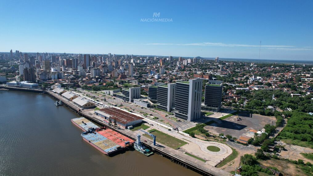 El presidente del gremio, Ernesto Figueredo, instó al Gobierno a aprovechar la confianza que Paraguay genera ante potables capitales extranjeros. Foto: Jorge Jara