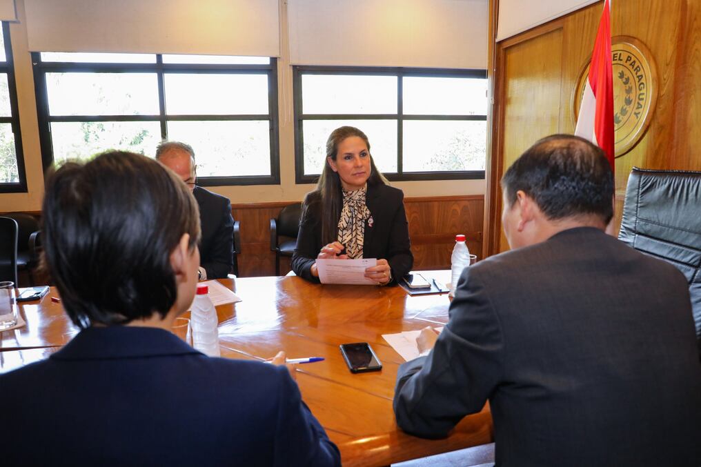 El encuentro se realizó en la sede del MIC y estuvo encabezado por la viceministra de Industria, Lorena Méndez. Foto: Gentileza