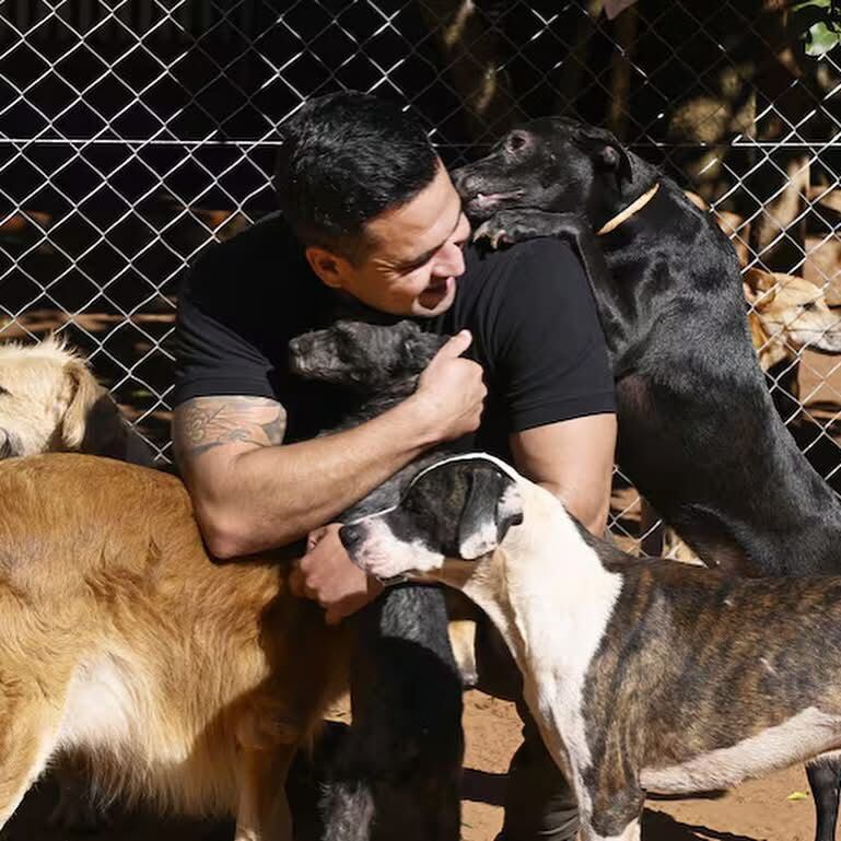 Desde hace tres años rescata perros. Foto: Gentileza