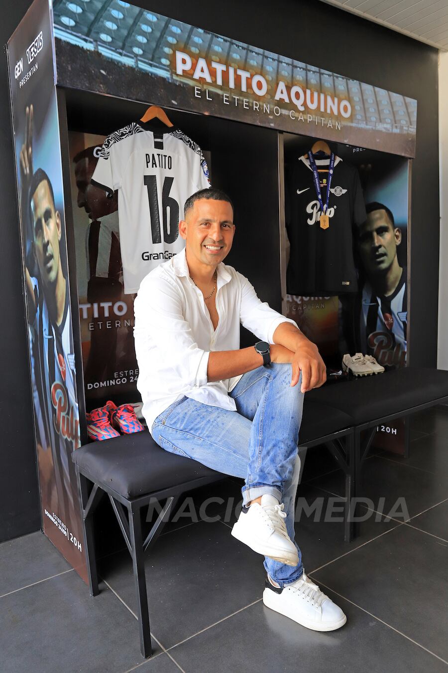 Sergio Aquino, en su vestuario que tiene gratos recuerdos de éxitos.FOTO:CARLOS JURI