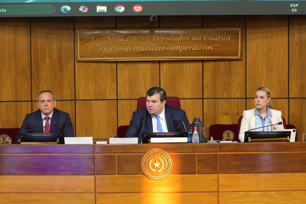 El titular de la Contraloría, Camilo Benítez, fue convocado por los integrantes de la Comisión de Cuentas y Control del Senado. Foto: Gentileza 