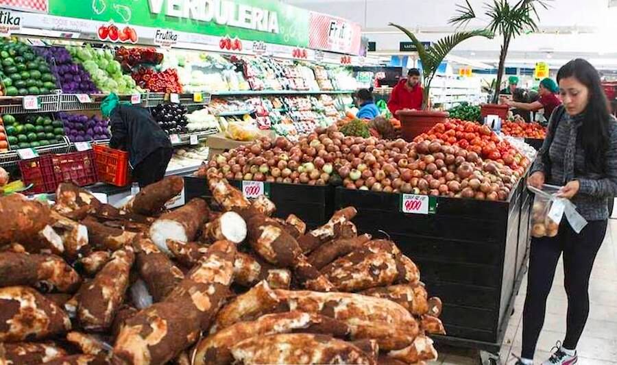 Reducciones en precios de hortalizas en 13,4 % y en la carne vacuna del orden del 1,5 % habrían incidido en el 0,0 % de inflación en este mes. Foto: Gentileza