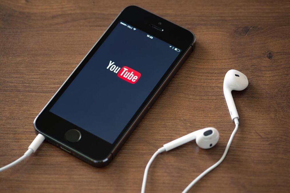 YouTube Studio ha anunciado una nueva herramienta que permitirá a los creadores de contenido eliminar una canción con la que incumplan derechos de autor sin tener que borrar o silenciar el resto de sonidos. Foto: Ilustrativa