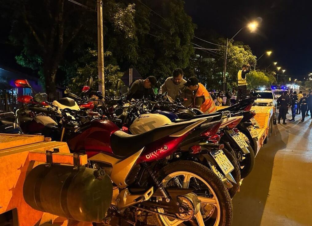 Loa controles conjuntos de la PMT y la Policía Nacional hicieron reducir 65% los accidentes en motos en Ciudad del Este, según el radioperador de la central de alarmas de los bomberos voluntarios, Jorge Martínez. Foto: Gentileza